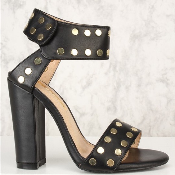 •Liliana• Studded Ankle Strap Heels - Picture 3 of 5